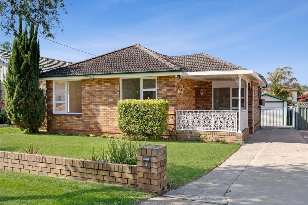 7 Cripps Ave, Kingsgrove, NSW 2208