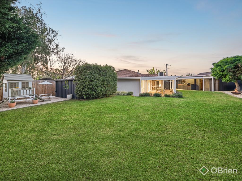 12 Stud Ct, Skye, VIC 3977