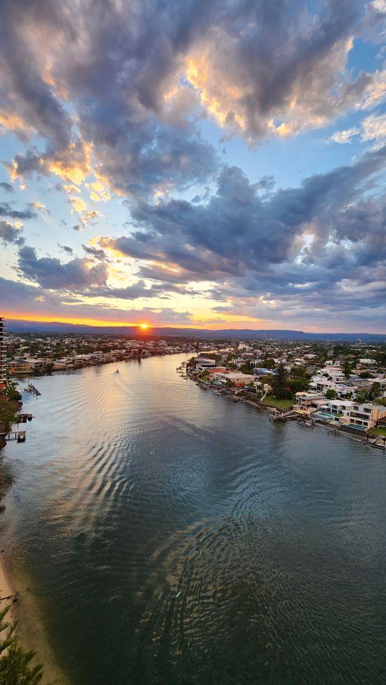 063 2890 Gold Coast Hwy, Surfers Paradise, QLD 4217