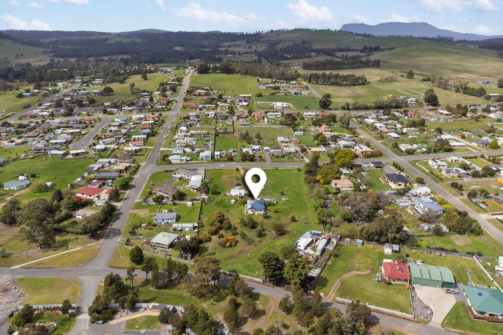 19 Esplanade East, Triabunna, TAS 7190