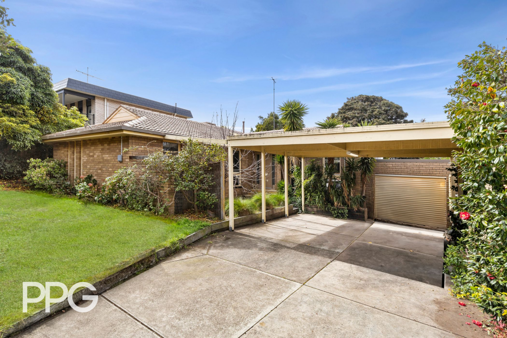 31 Thornhill Rd, Highton, VIC 3216