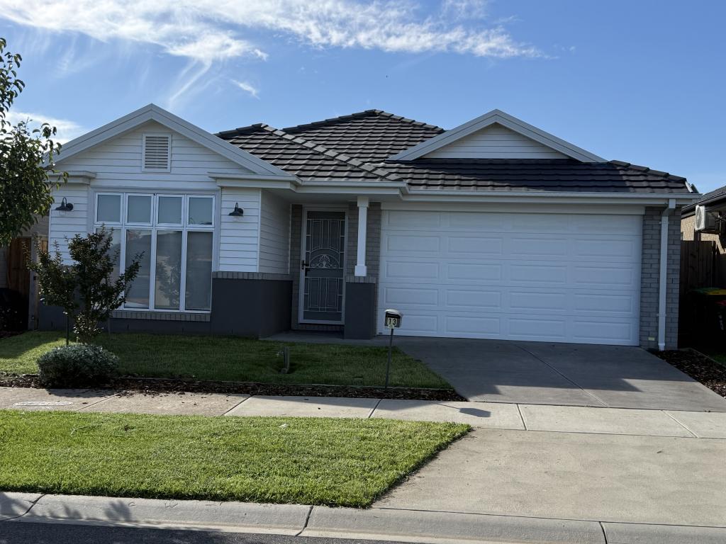 13 Sadleria St, Drouin, VIC 3818