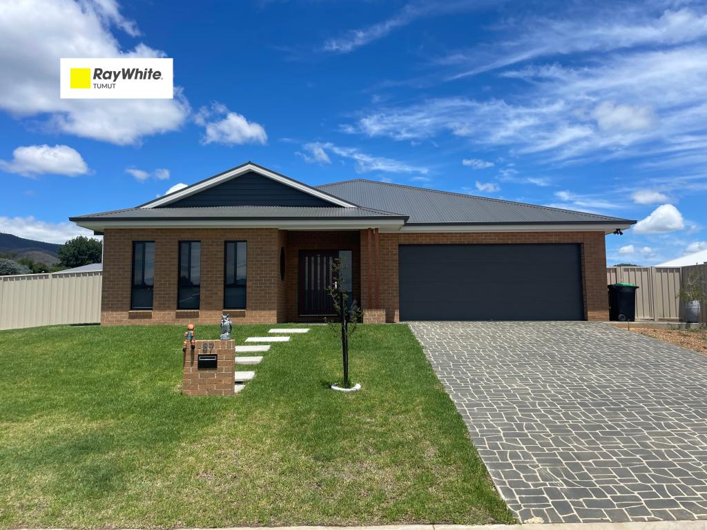 67 Jeffery Cct, Tumut, NSW 2720