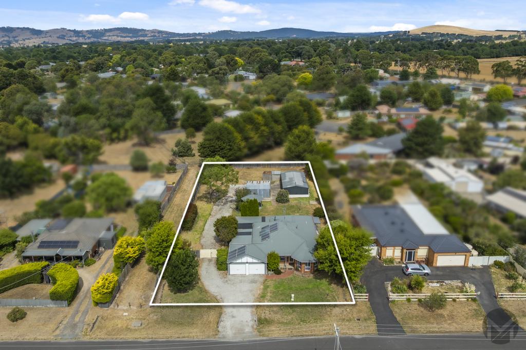 12 Rose Bvd, Lancefield, VIC 3435