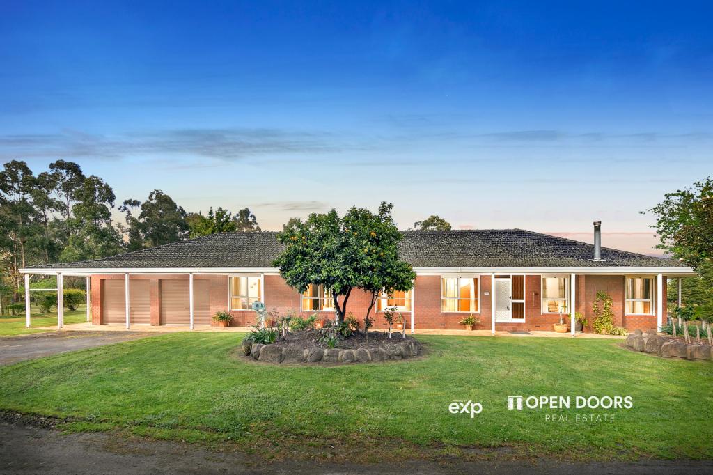 15 Thomas Rd, Humevale, VIC 3757