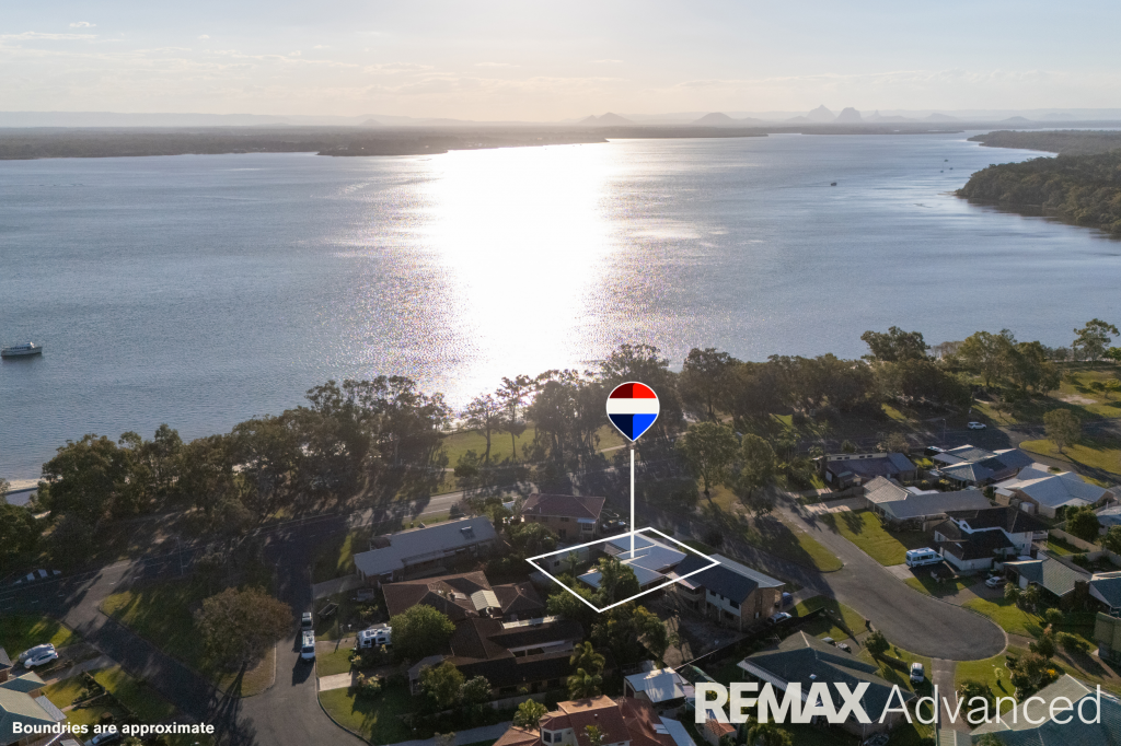 4 WALKER CT, BANKSIA BEACH, QLD 4507