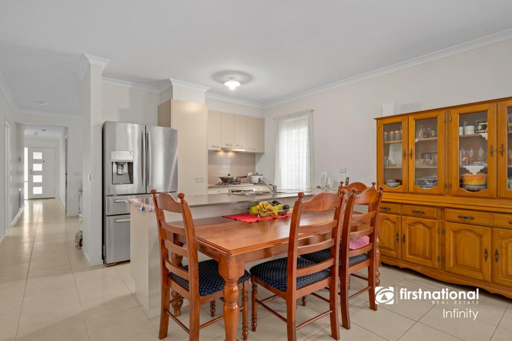 4 MILSWYN ST, CRAIGIEBURN, VIC 3064