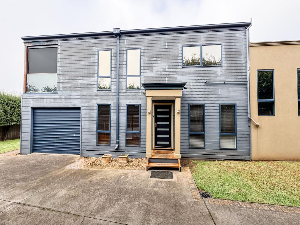 84 Katherine Cct, Cowes, VIC 3922