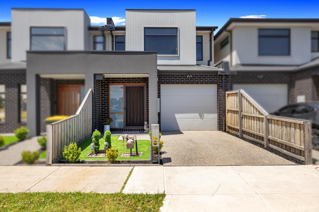 73a Brossard Rd, Mickleham, VIC 3064