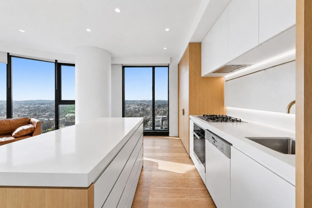 1612/545 Station St, Box Hill, VIC 3128