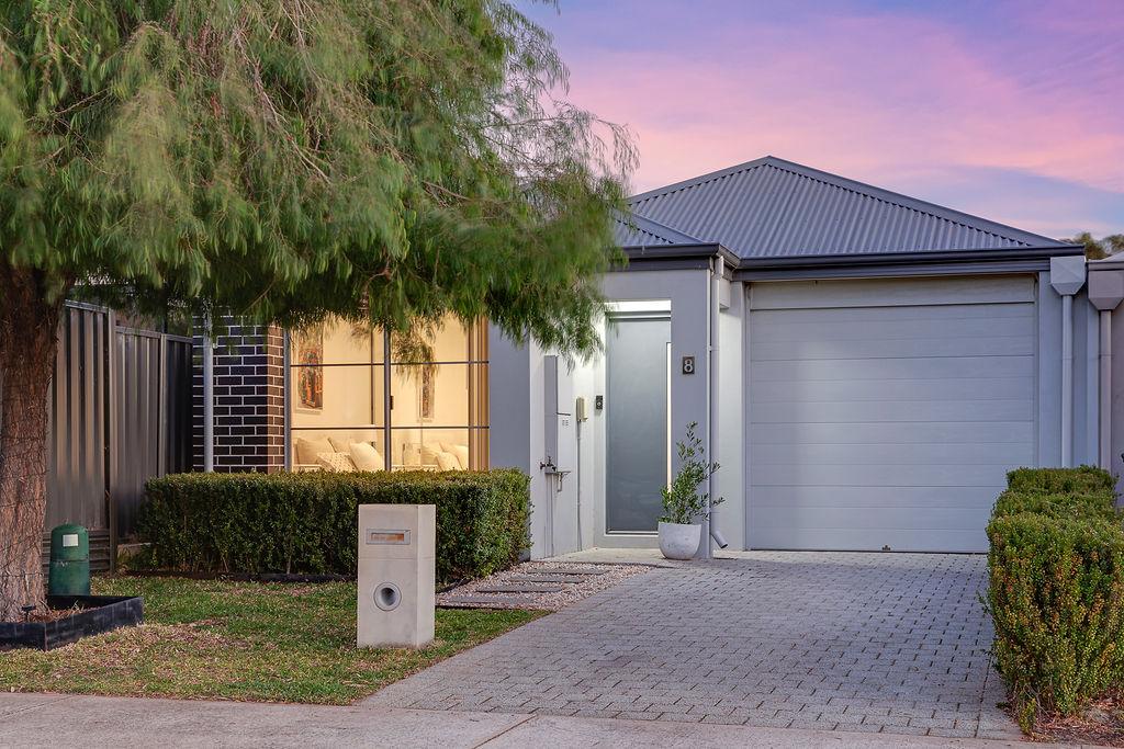 8 BAROSSA ST, WELLARD, WA 6170