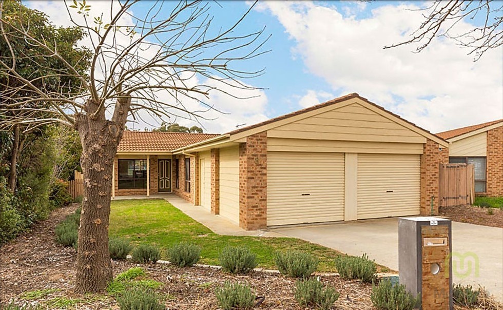 8 Helen Mayo Cres, Bonython, ACT 2905