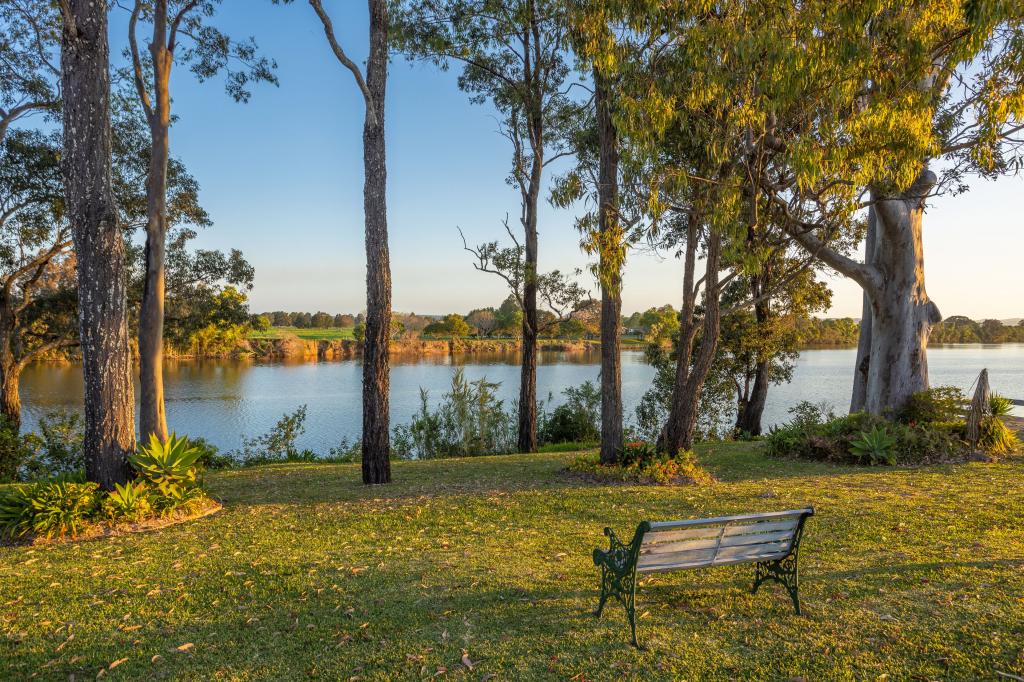 82 Manning River Dr, Taree, NSW 2430