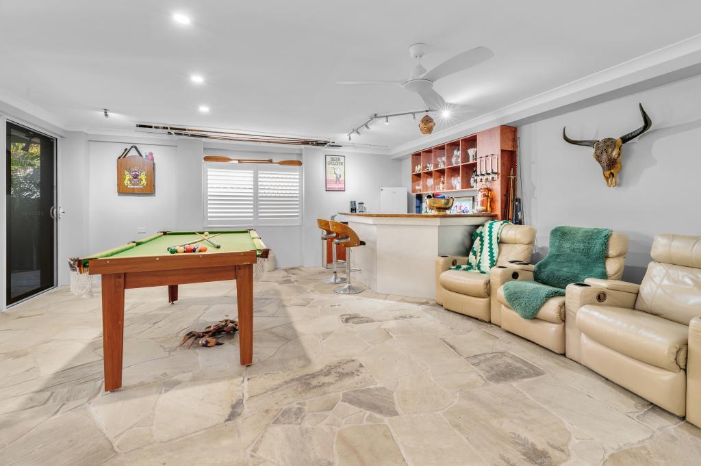 21 Alamau St, Benowa, QLD 4217