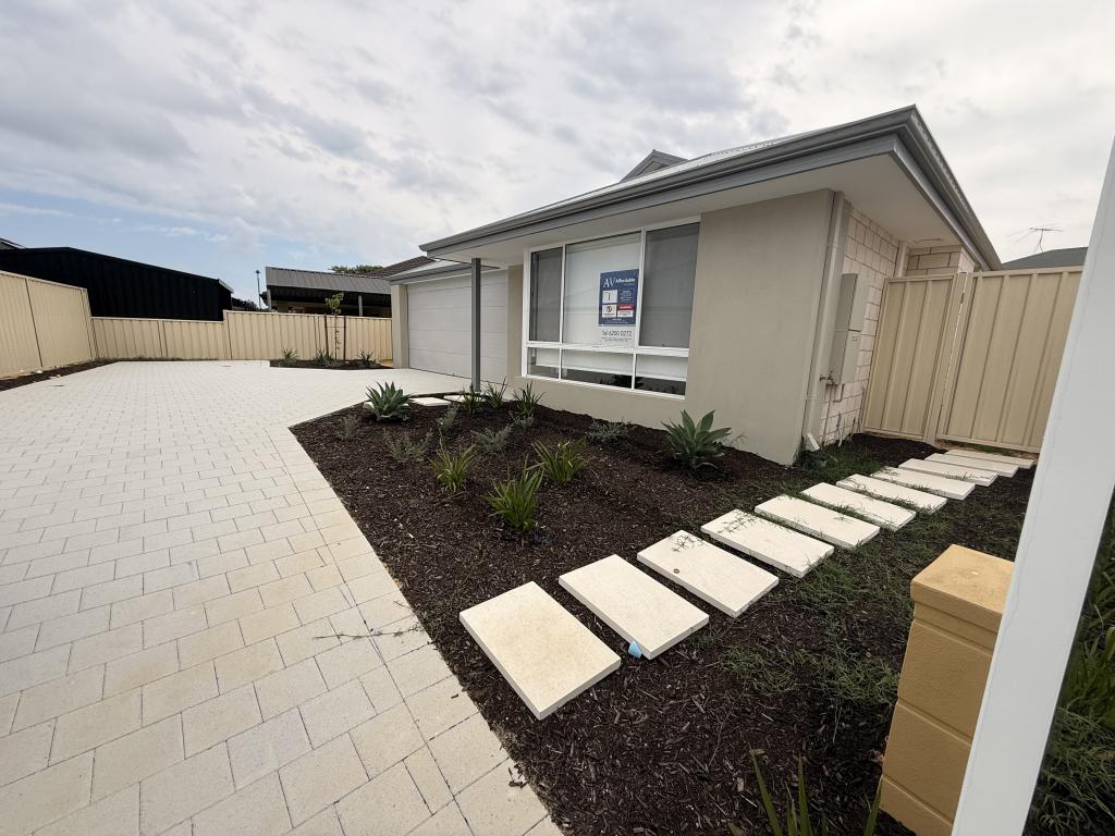 11 Somerset Way, Lakelands, WA 6180