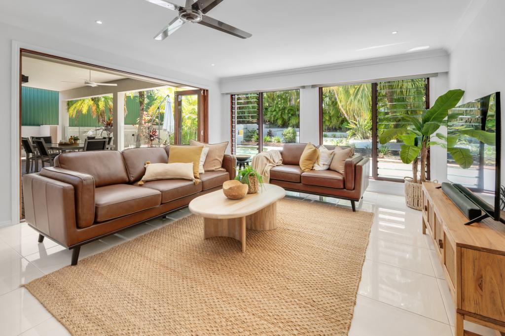 21 FREDA ST, ASHMORE, QLD 4214