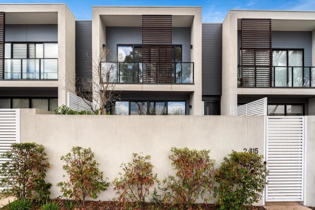 2/415 Warrigal Rd, Burwood, VIC 3125