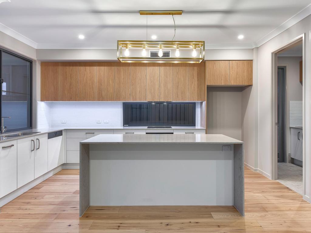 181a Trouts Rd, Stafford Heights, QLD 4053