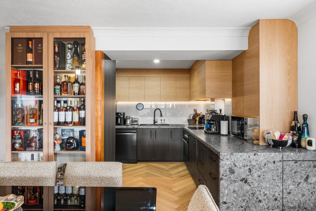 21/33-39 Hooker Bvd, Broadbeach Waters, QLD 4218