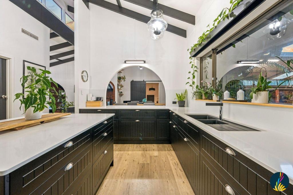 8 Eatts Rd, Roleystone, WA 6111