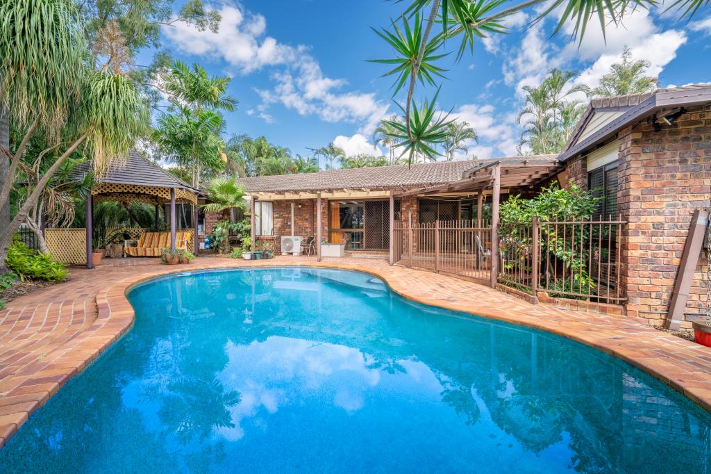 8 GILES CT, MOUNT OMMANEY, QLD 4074