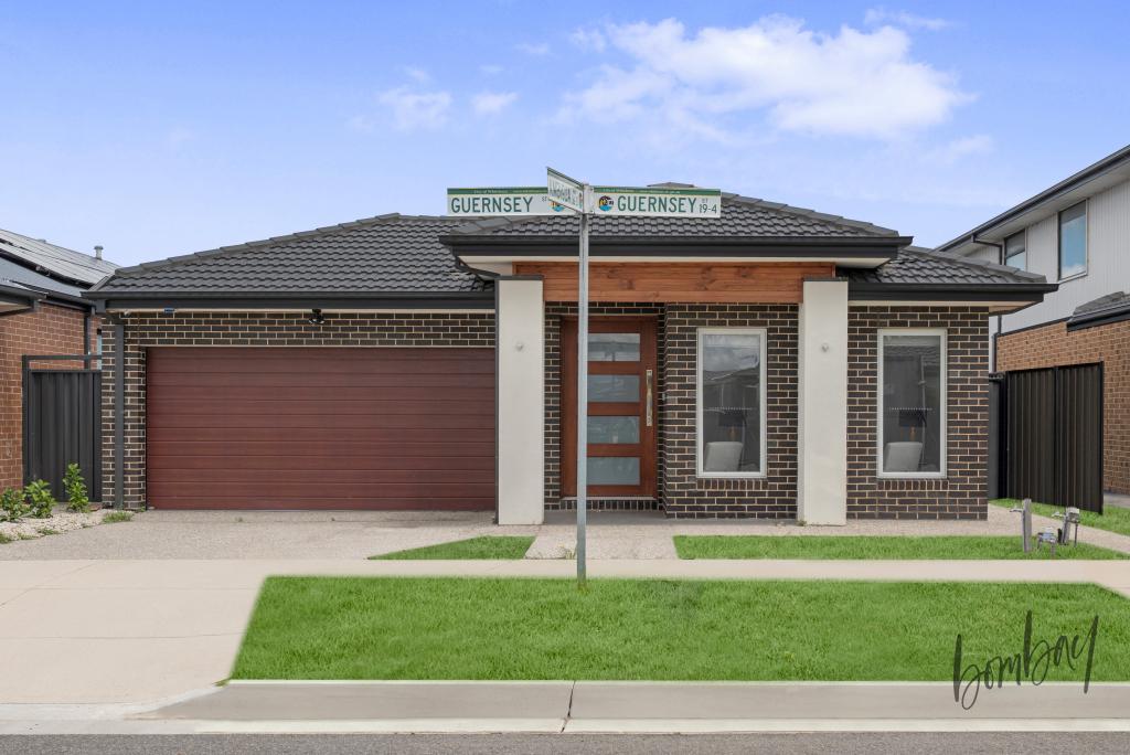 19 Guernsey St, Donnybrook, VIC 3064