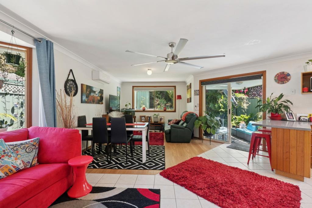 1/10 BASSWOOD CT, COFFS HARBOUR, NSW 2450