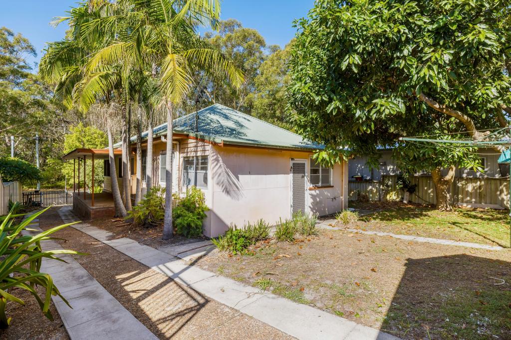 24 Gowrie Ave, Nelson Bay, NSW 2315
