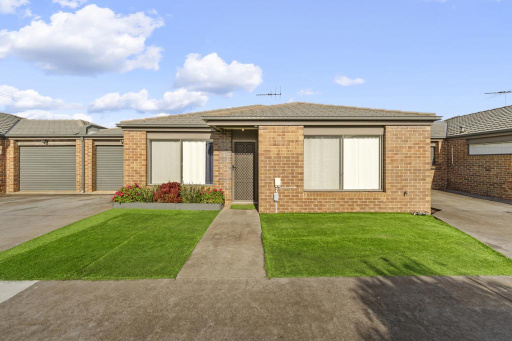 10/4 Austin Pl, Melton South, VIC 3338