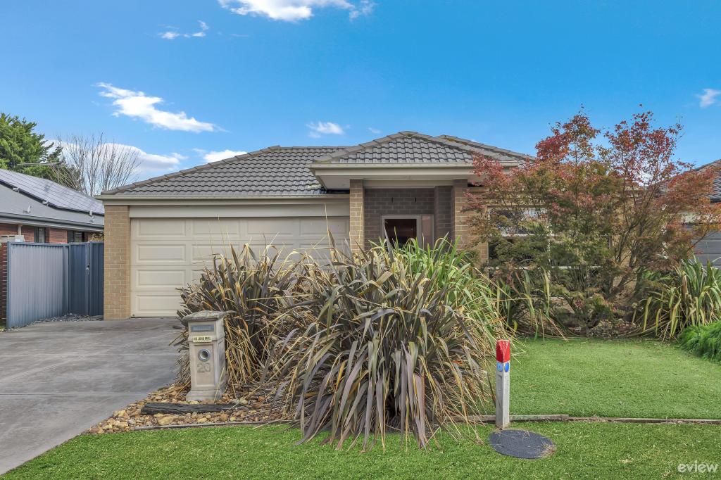 20 Kingsdale Cres, Pakenham, VIC 3810