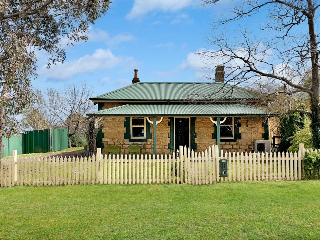 15 Clarke St, Young, NSW 2594