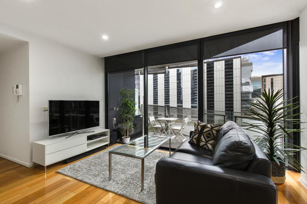 703/8 WATERVIEW WALK, DOCKLANDS, VIC 3008