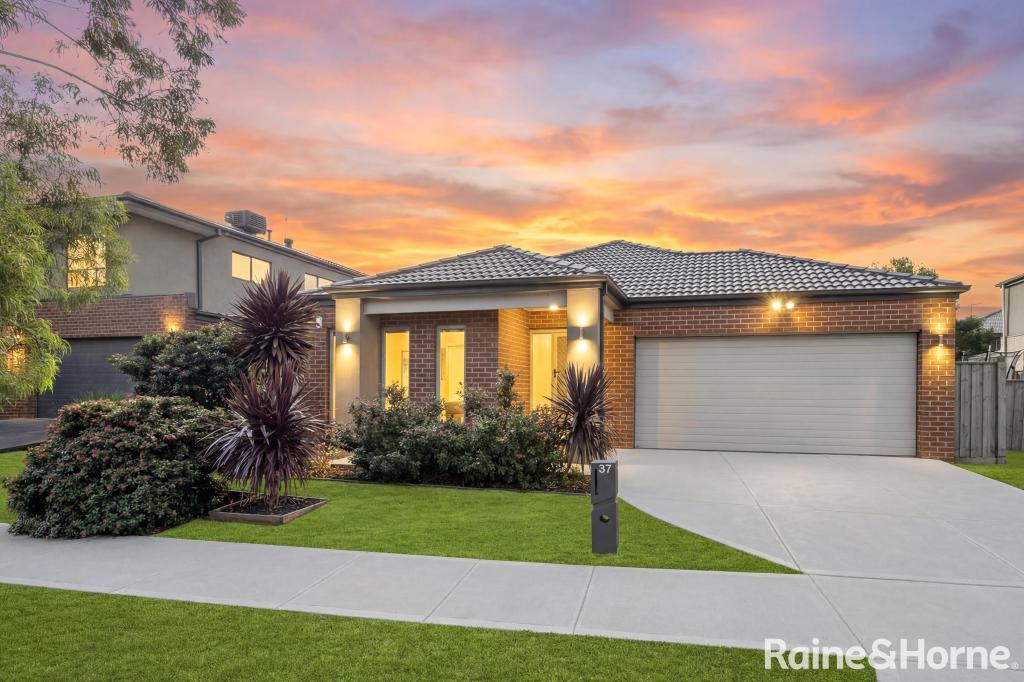 37 FOXLEY CRES, MICKLEHAM, VIC 3064