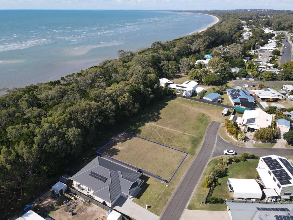 20 Sea Beach Way, Toogoom, QLD 4655