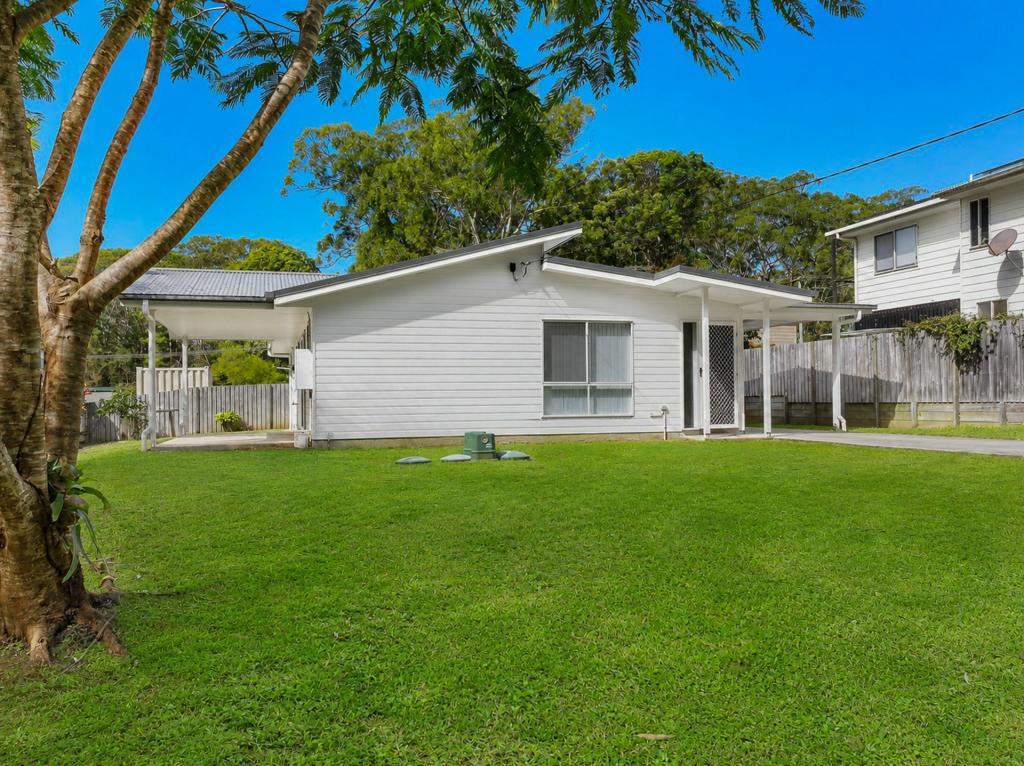 4 Koro St, Russell Island, QLD 4184