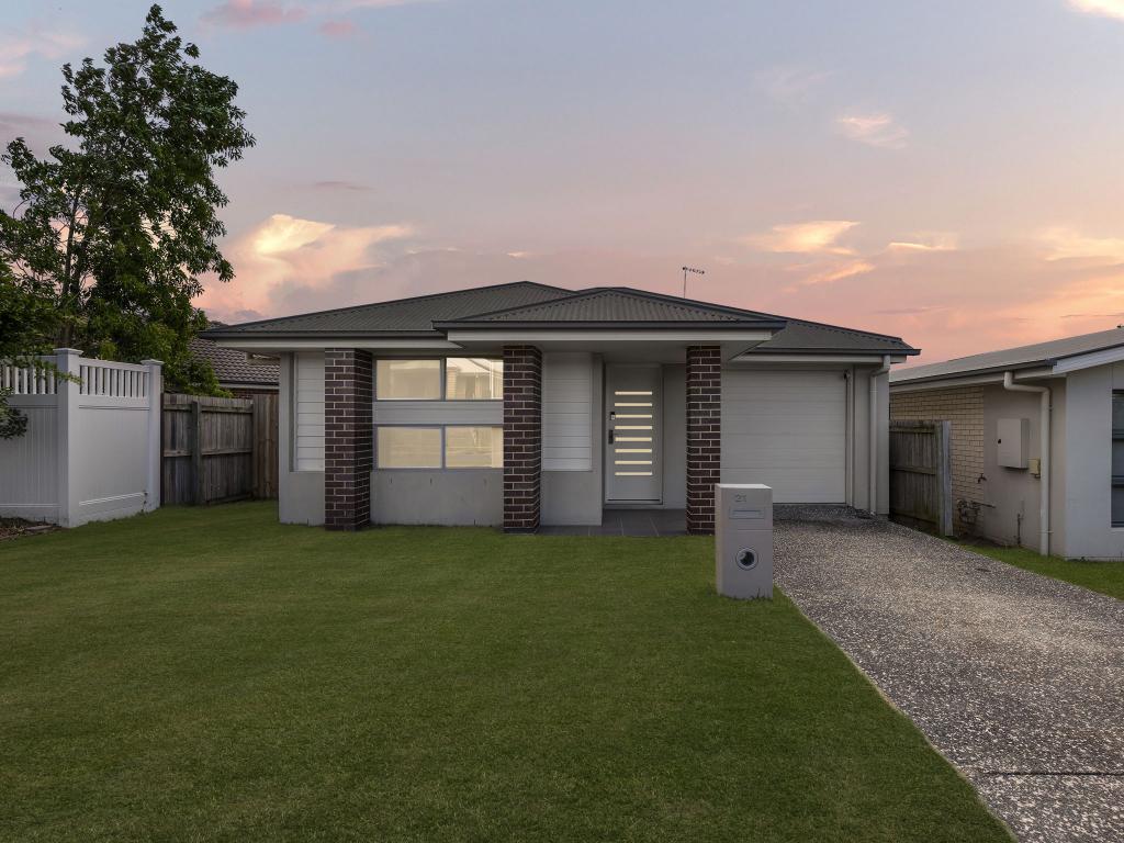 21 Falcon St, Redbank Plains, QLD 4301