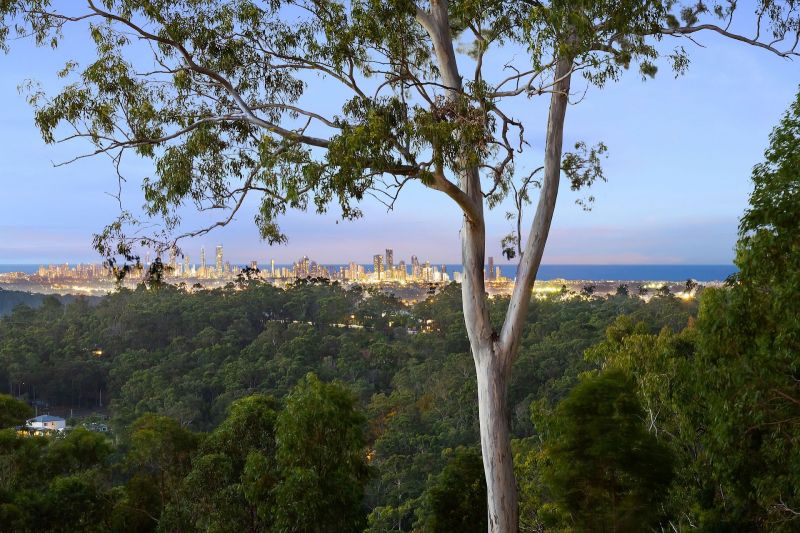 2 Chesterfield Dr, Bonogin, QLD 4213