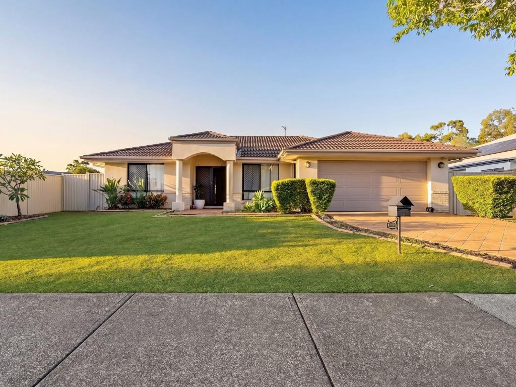 10a Manra Way, Pacific Pines, QLD 4211