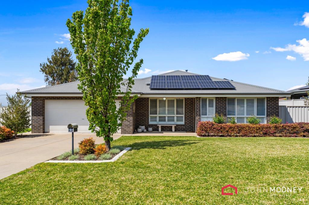 1 TAHARA CRES, ESTELLA, NSW 2650