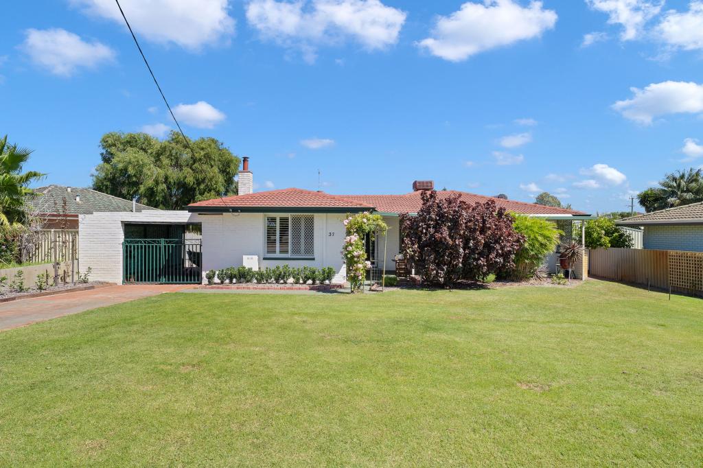 37 Edgewater Rd, Safety Bay, WA 6169
