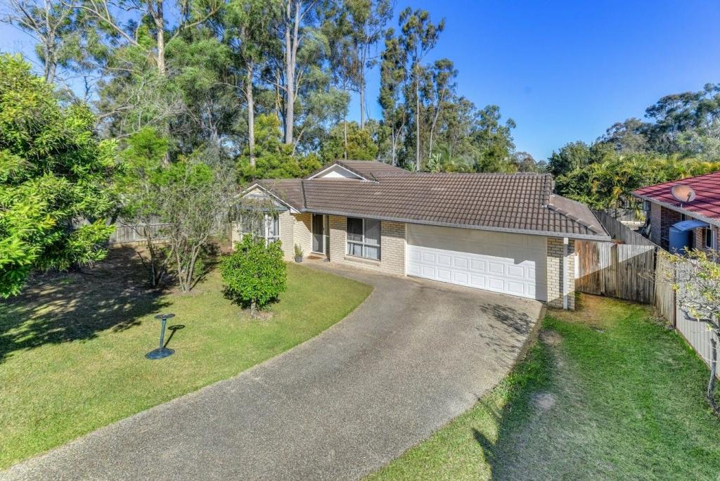 2 Landsborough Pl, Forest Lake, QLD 4078