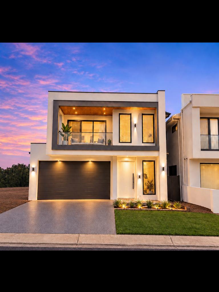 37 SCANDINAVIAN CCT, ROUSE HILL, NSW 2155