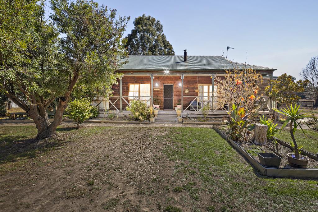 159 Drews Lane, Raglan, VIC 3373