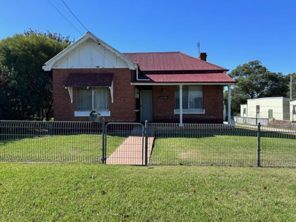 71 Fitzroy Ave, Cowra, NSW 2794