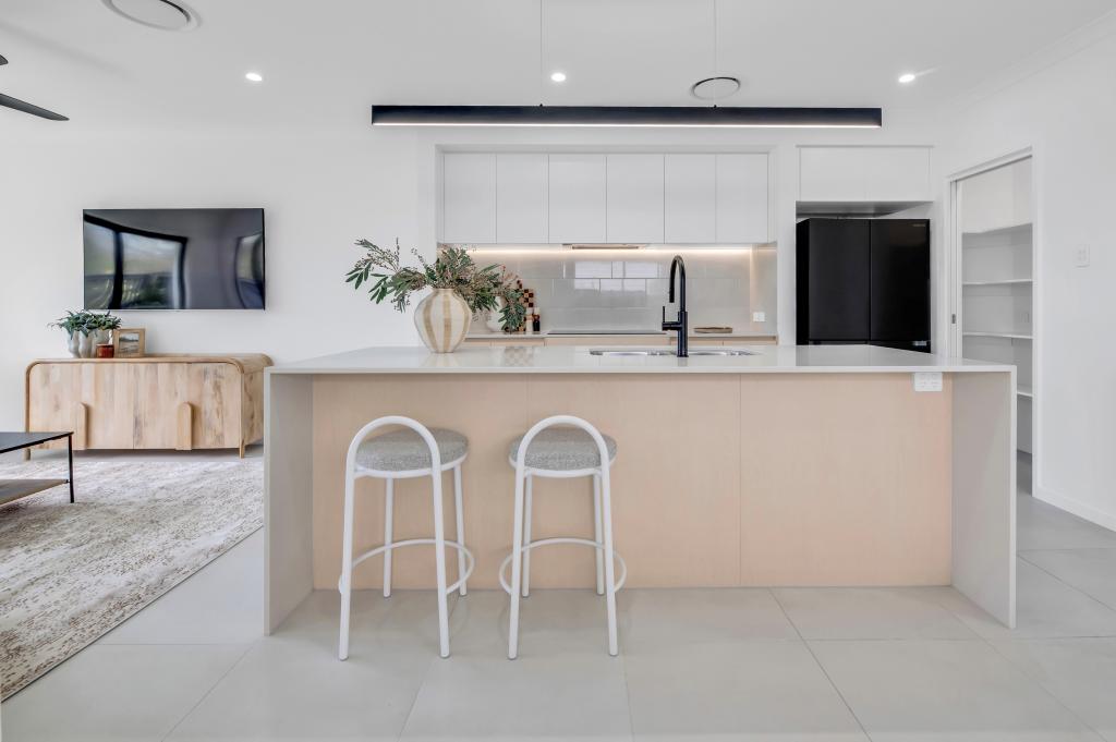 21 Suncove Ct, Burleigh Heads, QLD 4220