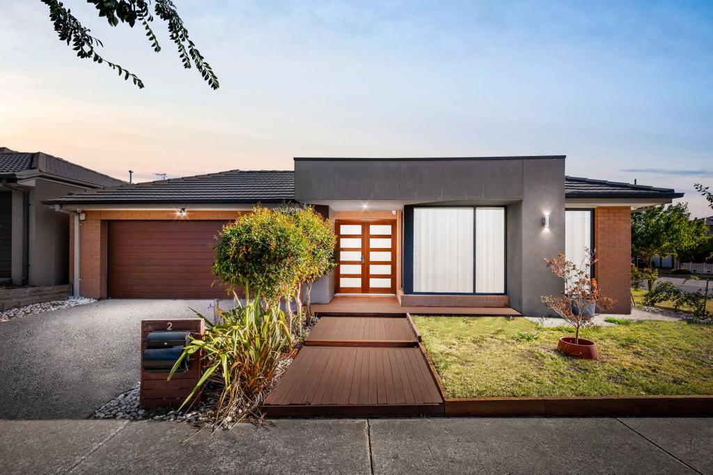 2 Luster Cct, Greenvale, VIC 3059