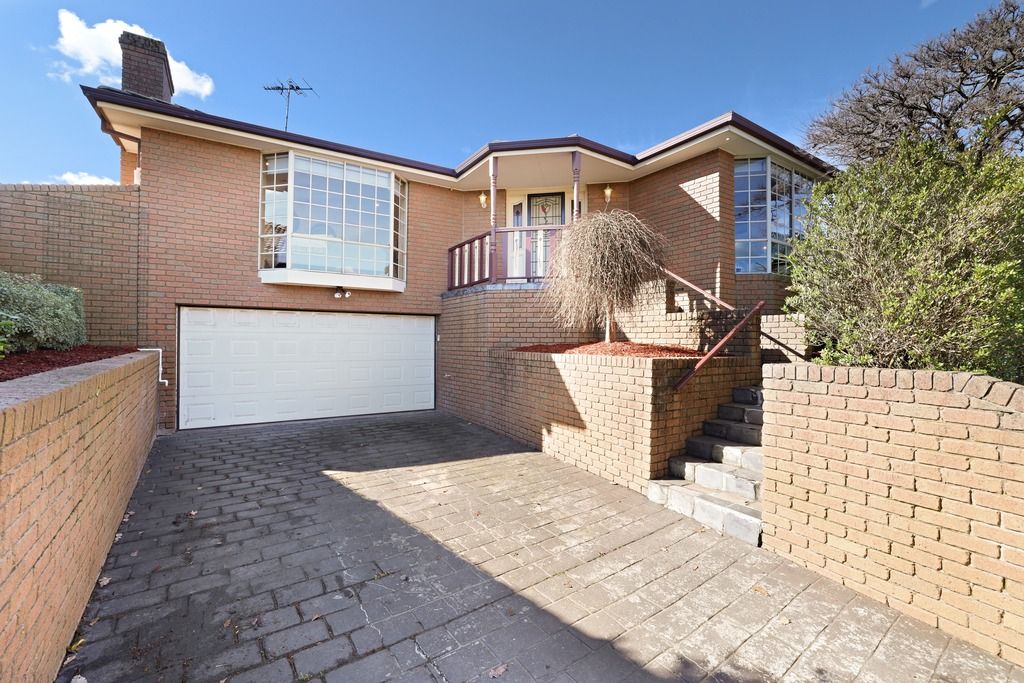 34 Lodge Cres, Berwick, VIC 3806