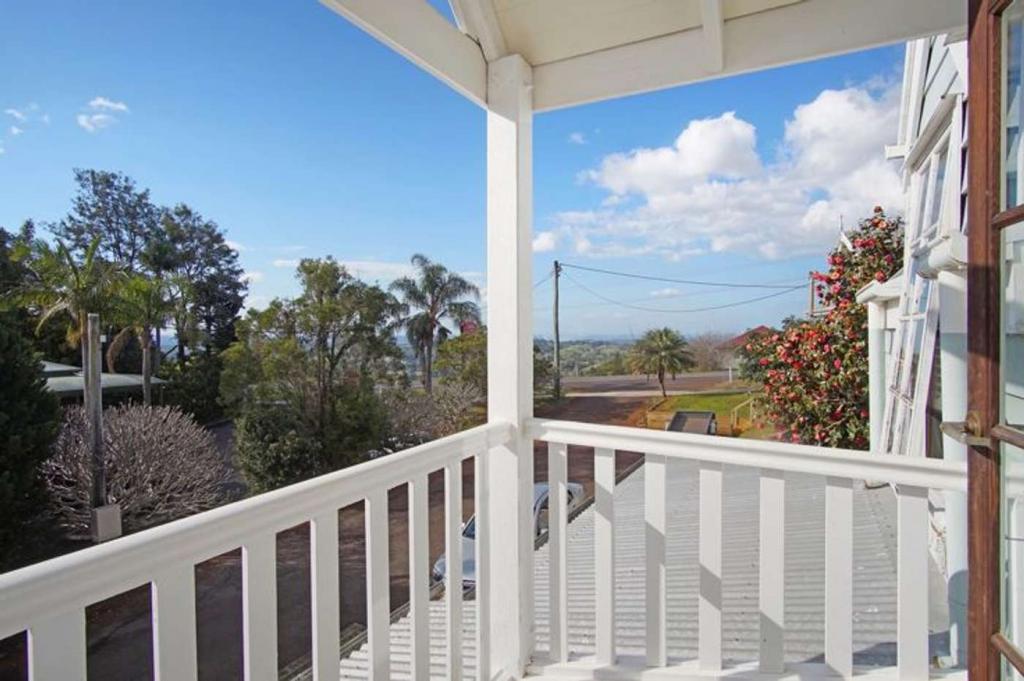 Flat 1 Lot 2/334 Flaxton Dr, Flaxton, QLD 4560