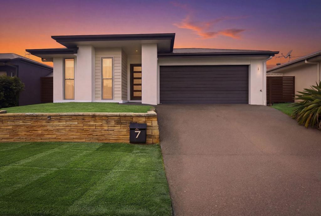7 PINESYDE ST, MANGO HILL, QLD 4509