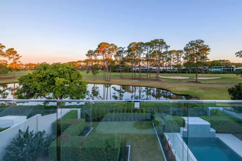 2239 THE PKWY, HOPE ISLAND, QLD 4212